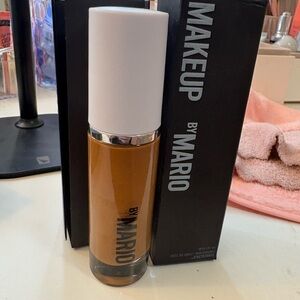 Makeup by Mario Foundation - Tan 21 w NIB